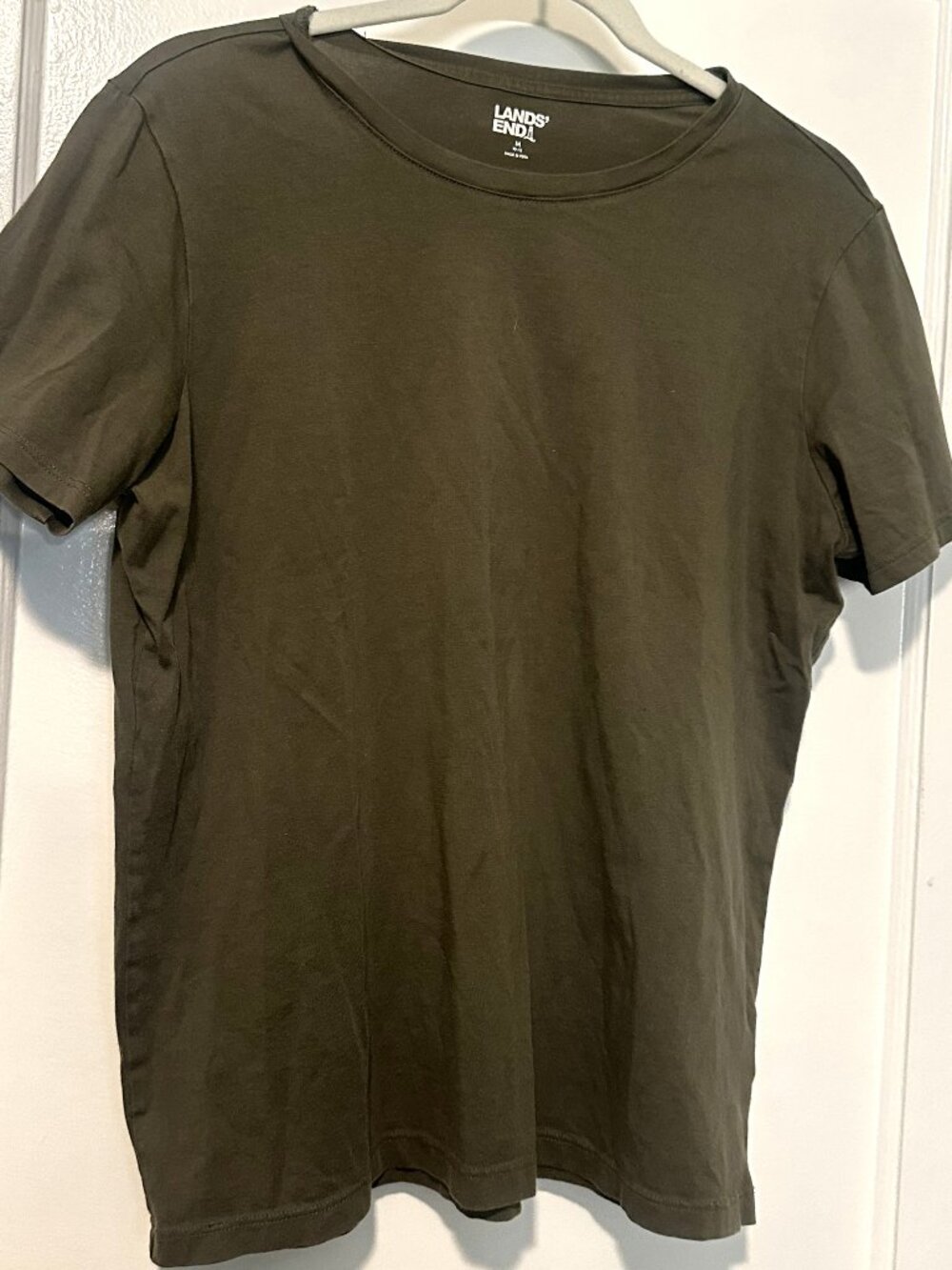 Lands' End short-sleeve crew neck T-shirt in an olive/forest green shade, size M
